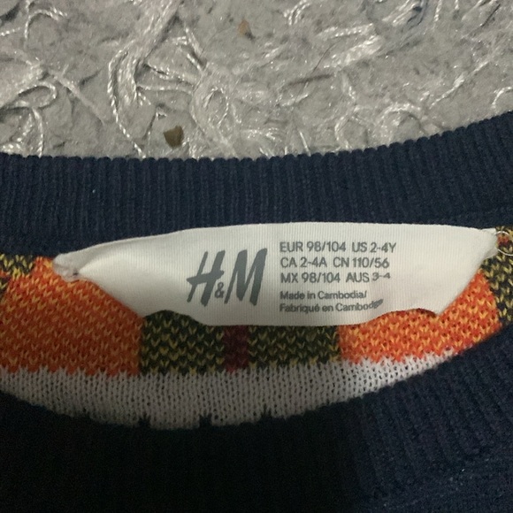 Christmas sweater from H&M! Llike new condition. - Picture 3 of 4